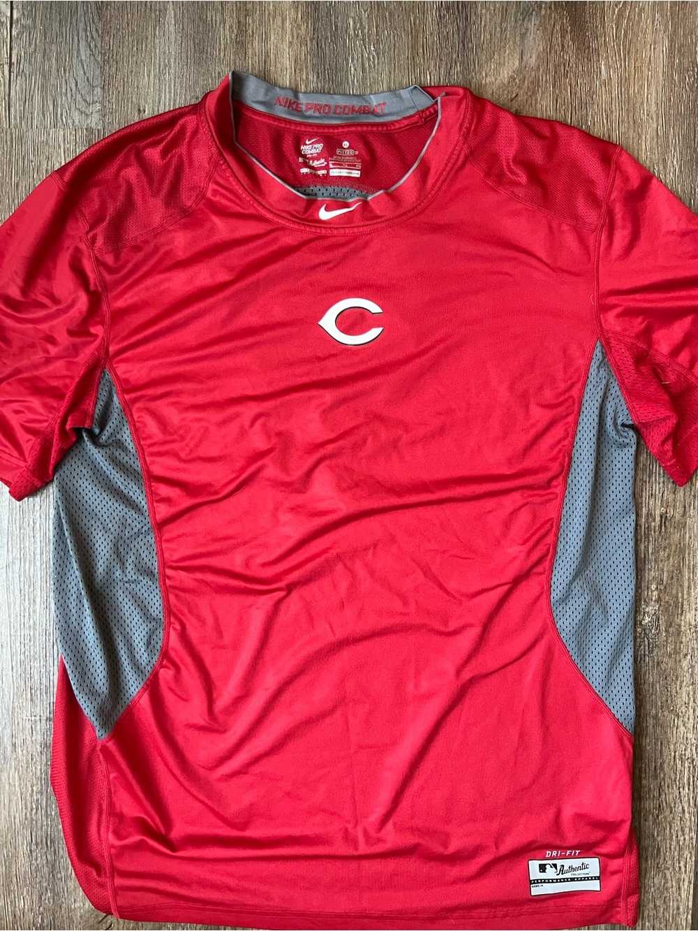 Cincinnati Reds Nike Pro Combat Red Short-Sleeve Performance Shirt